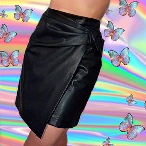 CLUB MONACO Faux leather skirt